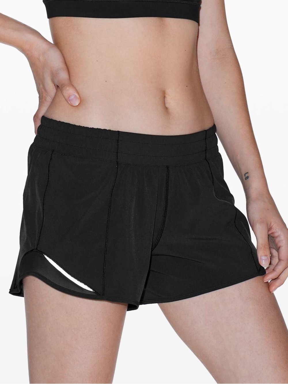 Lululemon Hotty Hot Short II *Long 4"
•Black🖤